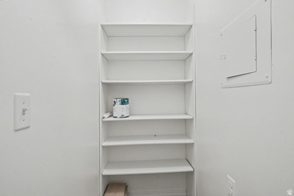 Image 11 of property listing at 4834 S HIGHLAND CIR #410, Holladay, UT 84117