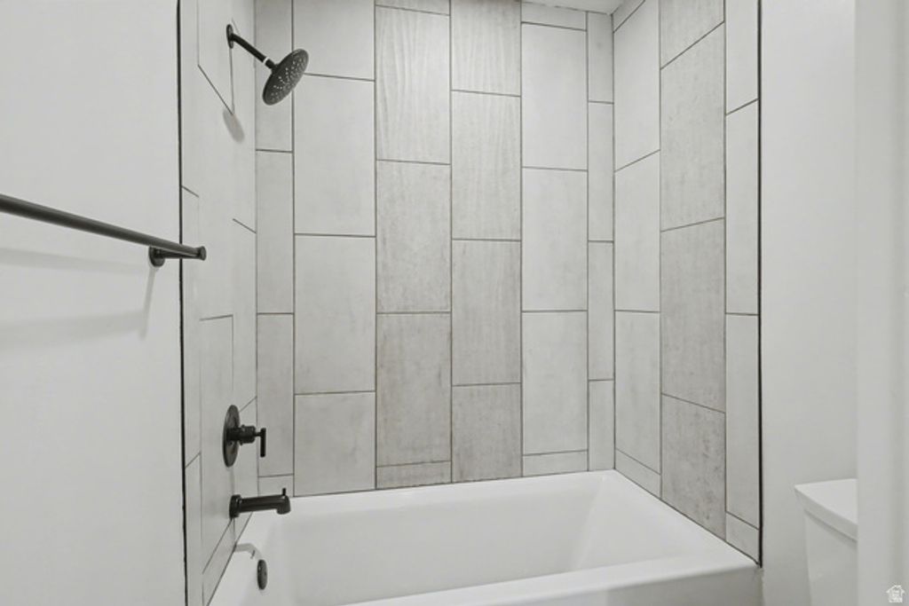 Image 14 of property listing at 4834 S HIGHLAND CIR #410, Holladay, UT 84117