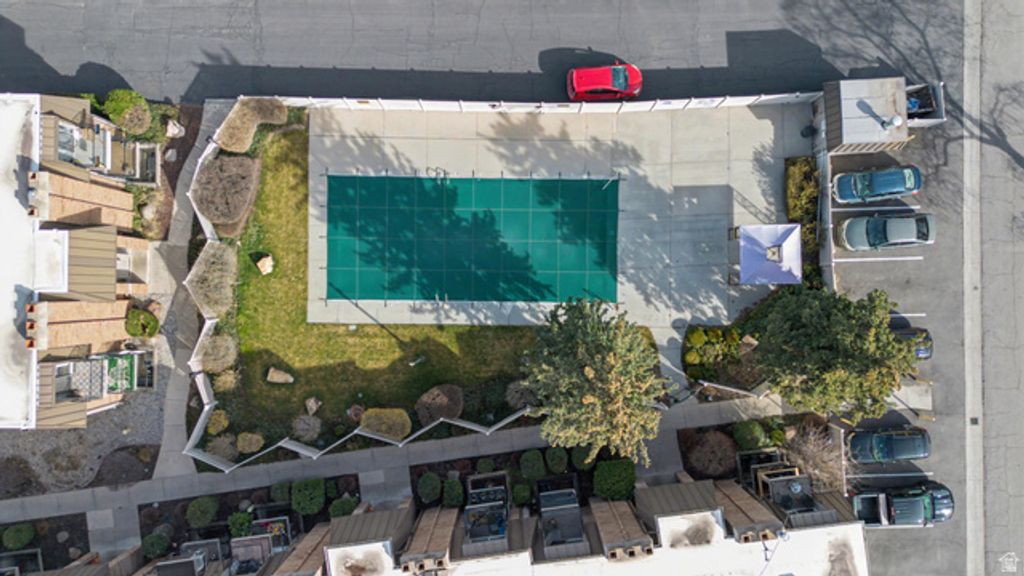 Image 4 of property listing at 4834 S HIGHLAND CIR #410, Holladay, UT 84117