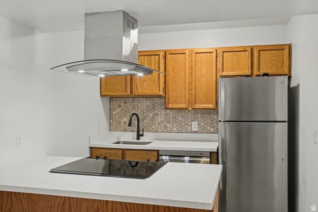 Image 10 of property listing at 4834 S HIGHLAND CIR #410, Holladay, UT 84117