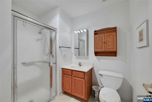 189 Forest Avenue 219, Paramus, NJ 07652