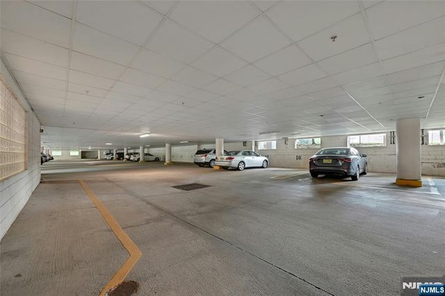 189 Forest Avenue 219, Paramus, NJ 07652