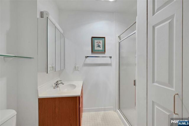 189 Forest Avenue 219, Paramus, NJ 07652