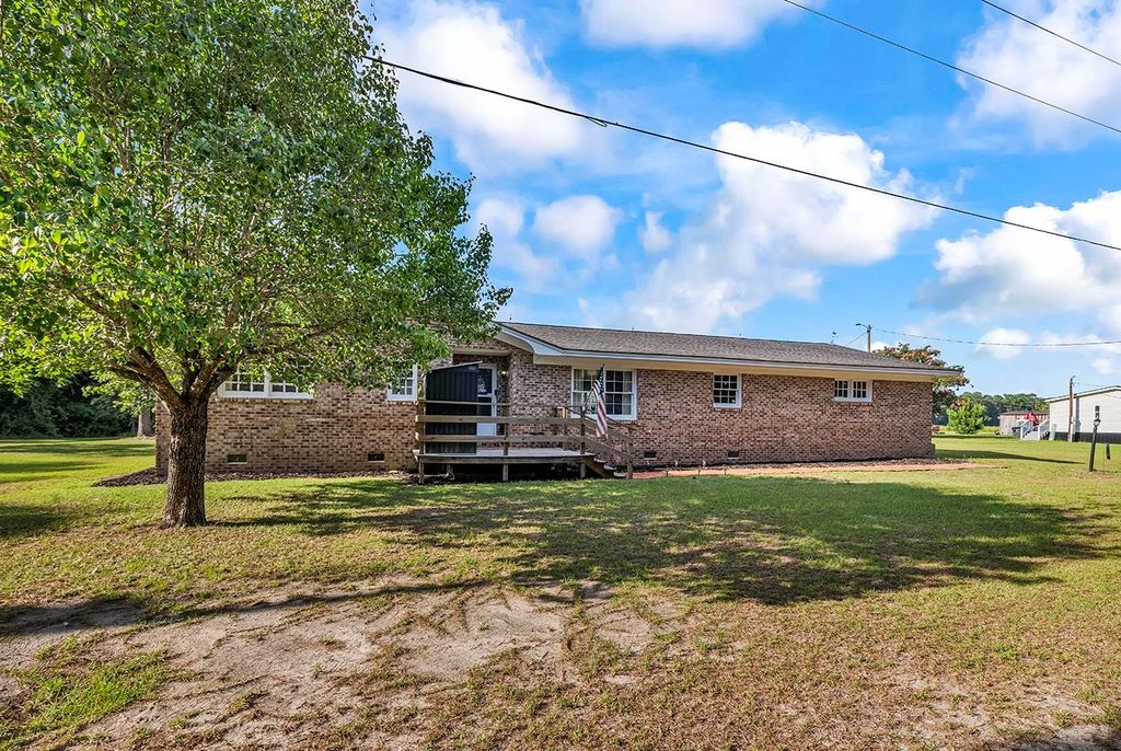 2153 Grainger Rd., Aynor, SC 29511