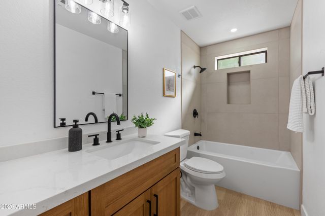 7402 E HALIFAX Circle, Mesa, AZ 85207