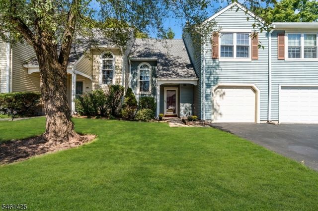 235 Mcauliffe Ct, Franklin Twp., NJ 08873
