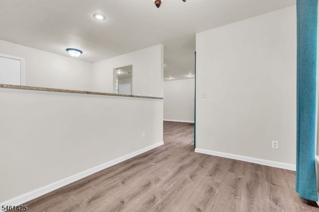 235 Mcauliffe Ct, Franklin Twp., NJ 08873