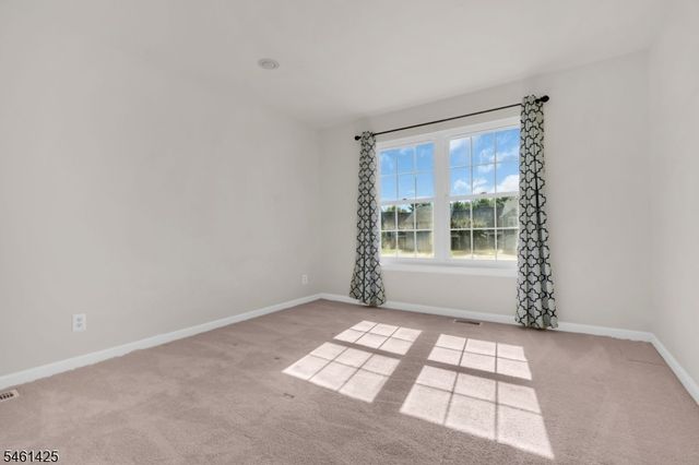 235 Mcauliffe Ct, Franklin Twp., NJ 08873