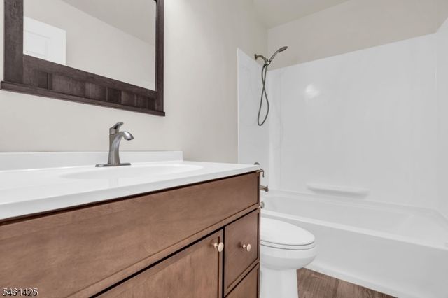 235 Mcauliffe Ct, Franklin Twp., NJ 08873