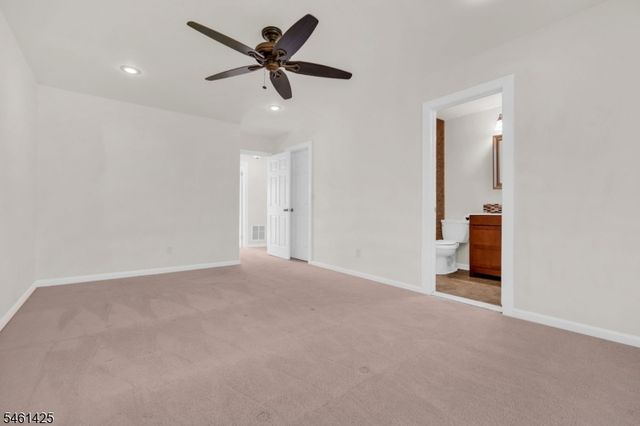 235 Mcauliffe Ct, Franklin Twp., NJ 08873