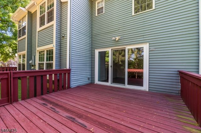 235 Mcauliffe Ct, Franklin Twp., NJ 08873
