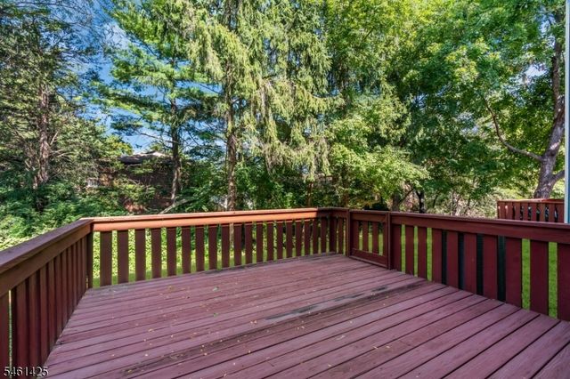 235 Mcauliffe Ct, Franklin Twp., NJ 08873