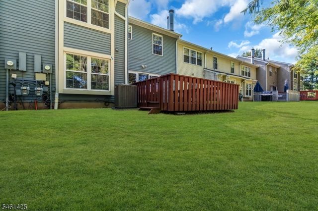 235 Mcauliffe Ct, Franklin Twp., NJ 08873