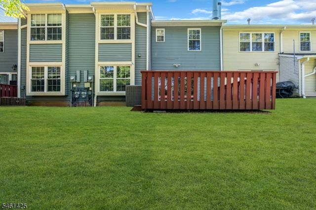 235 Mcauliffe Ct, Franklin Twp., NJ 08873