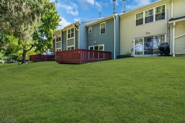 235 Mcauliffe Ct, Franklin Twp., NJ 08873