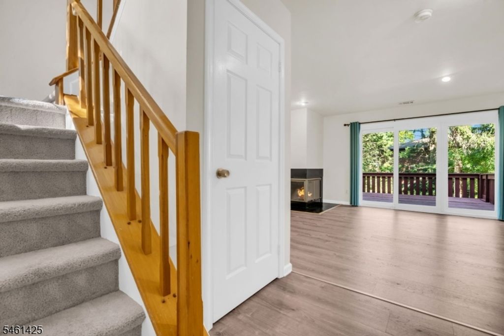235 Mcauliffe Ct, Franklin Twp., NJ 08873 — photo 5