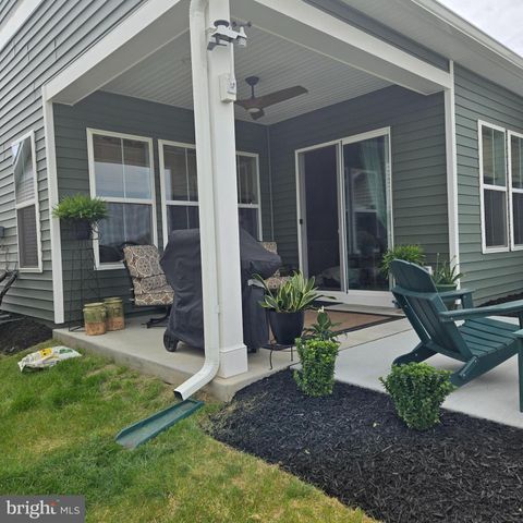 102 WOOLGRASS LN, Gettysburg, PA 17325