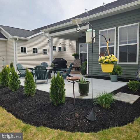 102 WOOLGRASS LN, Gettysburg, PA 17325