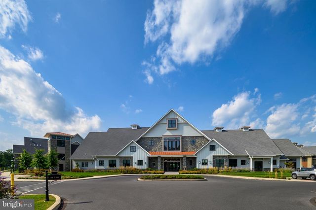 102 WOOLGRASS LN, Gettysburg, PA 17325