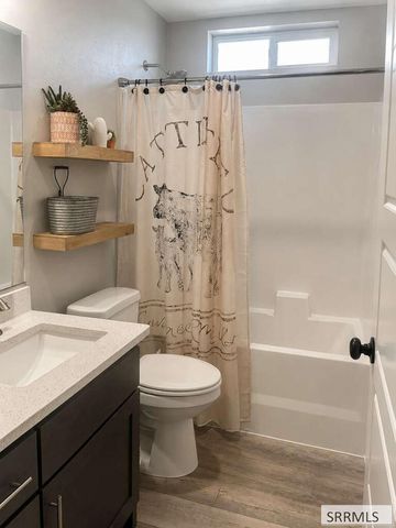 3891 Baldwin Avenue, Idaho Falls, ID 83401
