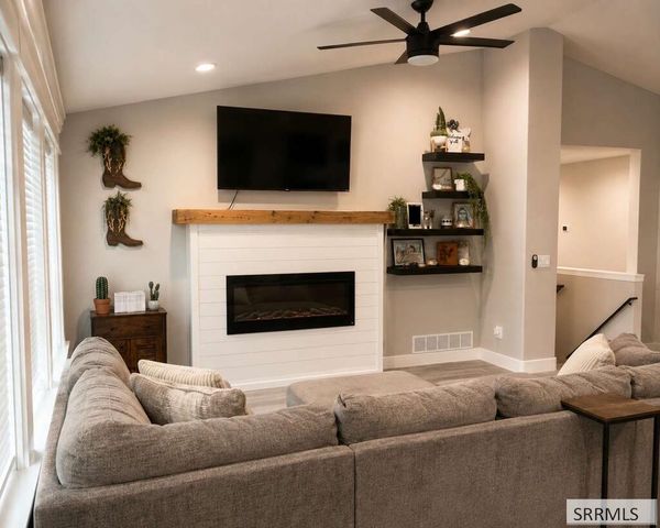 3891 Baldwin Avenue, Idaho Falls, ID 83401