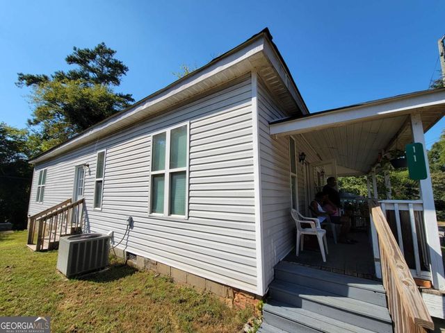 11 Spruce Street, Porterdale, GA 30014