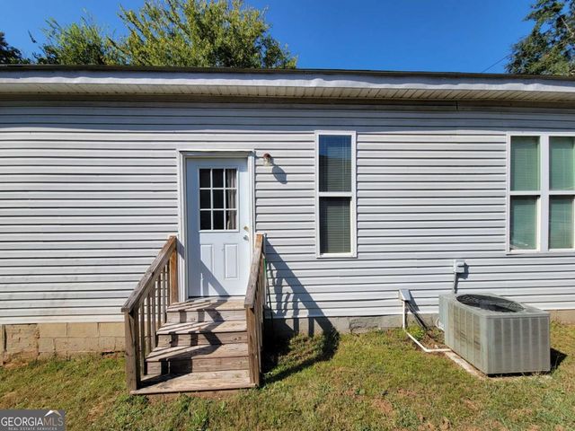 11 Spruce Street, Porterdale, GA 30014