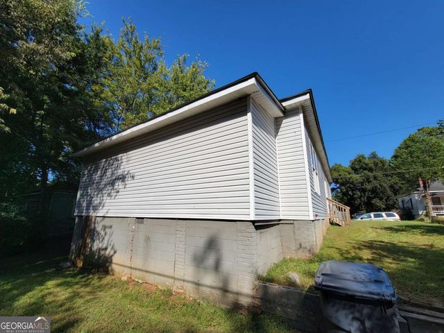 11 Spruce Street, Porterdale, GA 30014