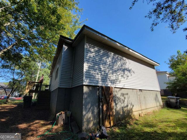 11 Spruce Street, Porterdale, GA 30014