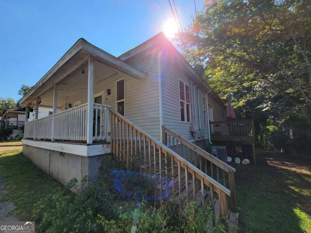 11 Spruce Street, Porterdale, GA 30014