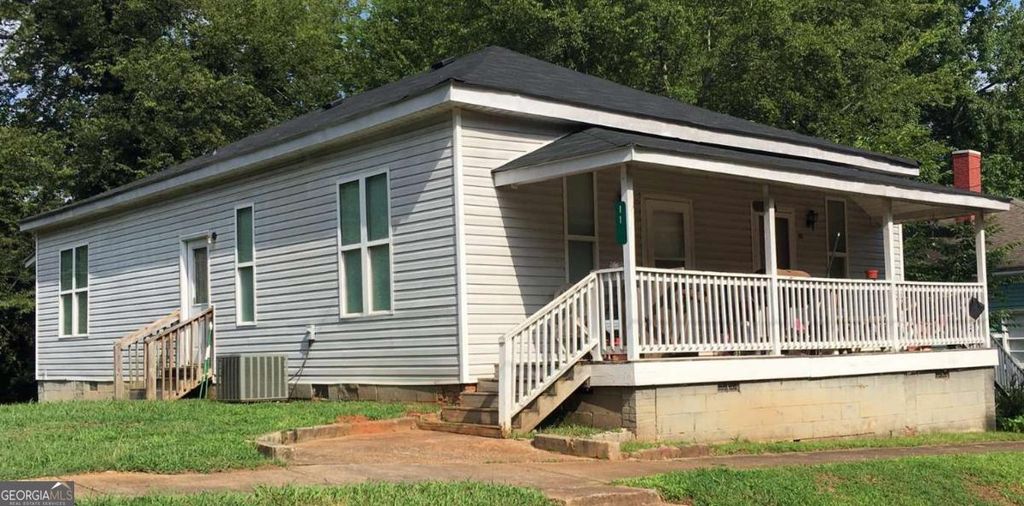 11 Spruce Street, Porterdale, GA 30014