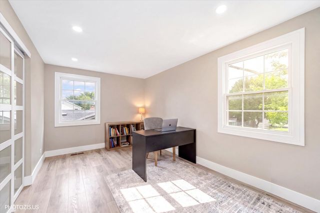 1111 Plum Grove Circle, Buffalo Grove, IL 60089