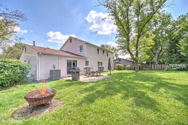 1111 Plum Grove Circle, Buffalo Grove, IL 60089