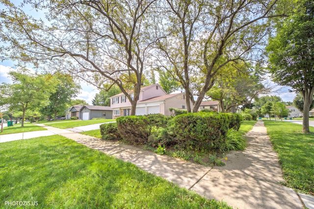 1111 Plum Grove Circle, Buffalo Grove, IL 60089