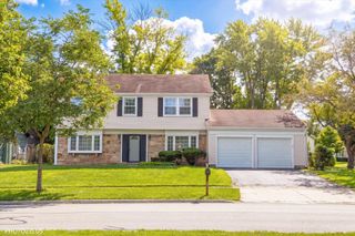 1111 Plum Grove Circle, Buffalo Grove, IL 60089