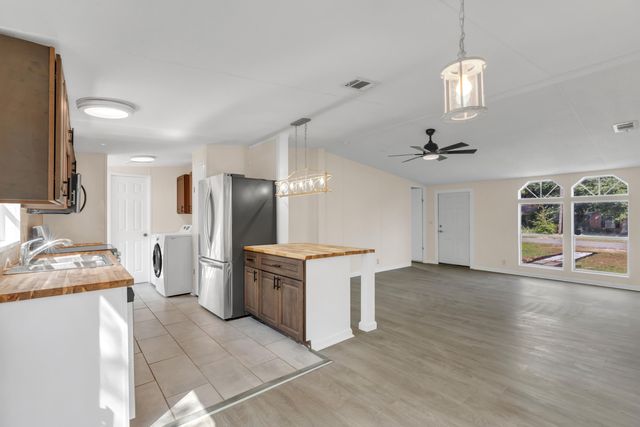 244 Paschel Avenue, Mary Esther, FL 32569