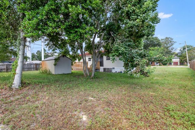 244 Paschel Avenue, Mary Esther, FL 32569