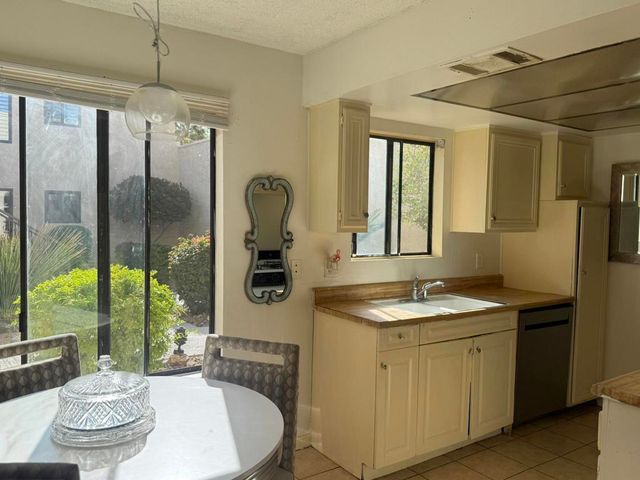 2160 S Palm Canyon Drive 7, Palm Springs, CA 92264