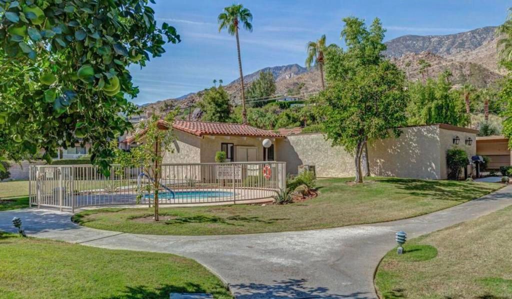 2160 S Palm Canyon Drive 7, Palm Springs, CA 92264