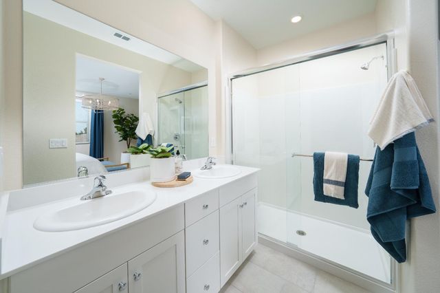 1103 Bellawood Dr, Galt, CA 95632