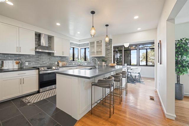 1170 Sterling Ave, Berkeley, CA 94708