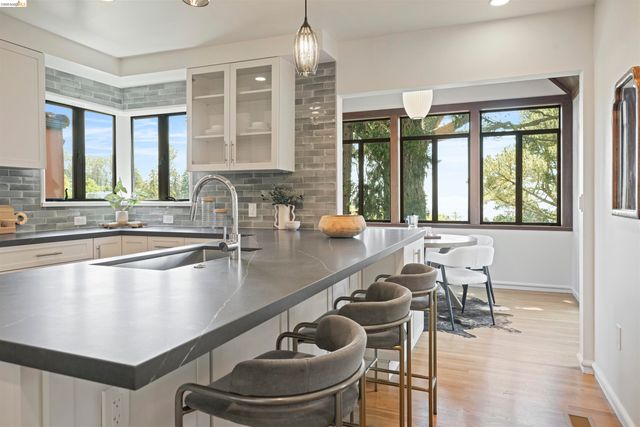 1170 Sterling Ave, Berkeley, CA 94708