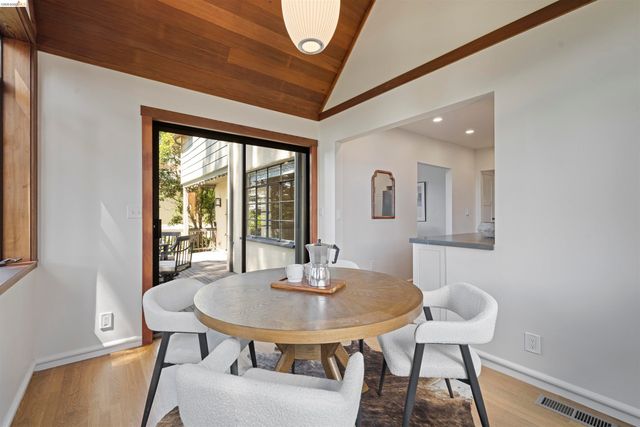 1170 Sterling Ave, Berkeley, CA 94708