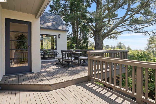 1170 Sterling Ave, Berkeley, CA 94708