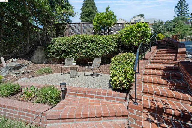 1170 Sterling Ave, Berkeley, CA 94708