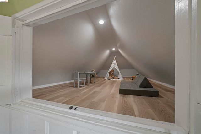 1170 Sterling Ave, Berkeley, CA 94708