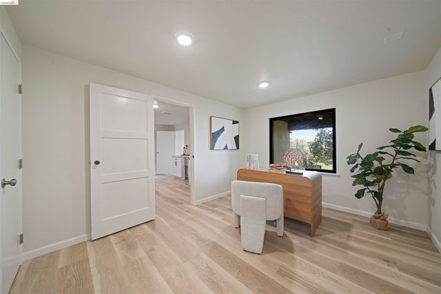 1170 Sterling Ave, Berkeley, CA 94708