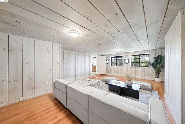 1170 Sterling Ave, Berkeley, CA 94708