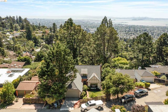 1170 Sterling Ave, Berkeley, CA 94708