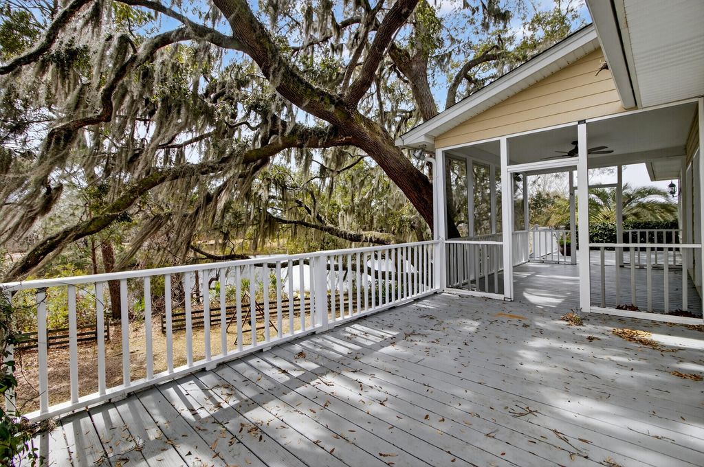 Image 30 of property listing at 3983 Gift Boulevard, Johns Island, SC 29455